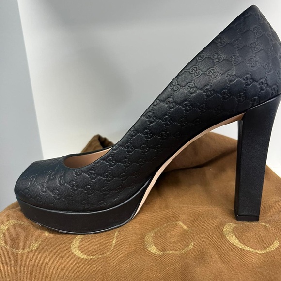 GUCCI - Pumps with GG crystals | Leam Roma - Luxury Shopping  Gucci heels